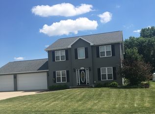 W5401 Mile Long Dr, APPLETON, WI 54915