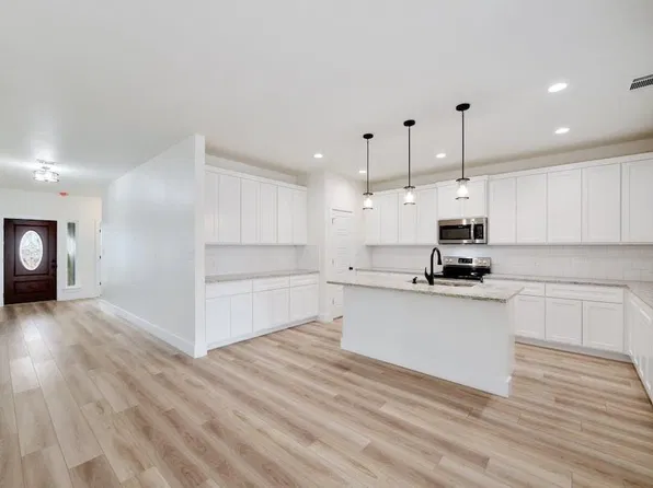 1601 Redwood Ct, Fredericksburg, TX 78624