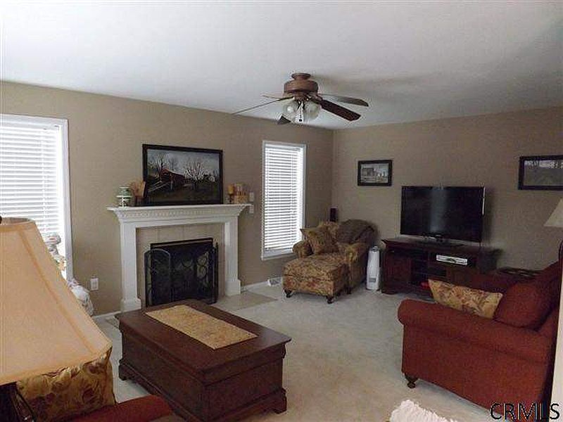 3rd image of 20 GOLDFIELD Lane