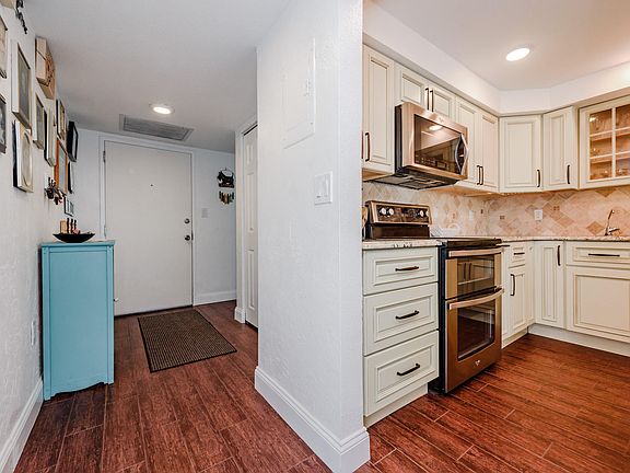 2nd image of 2987 Atlantic Ave #1806