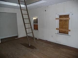 5th image of 4076 E 81st St