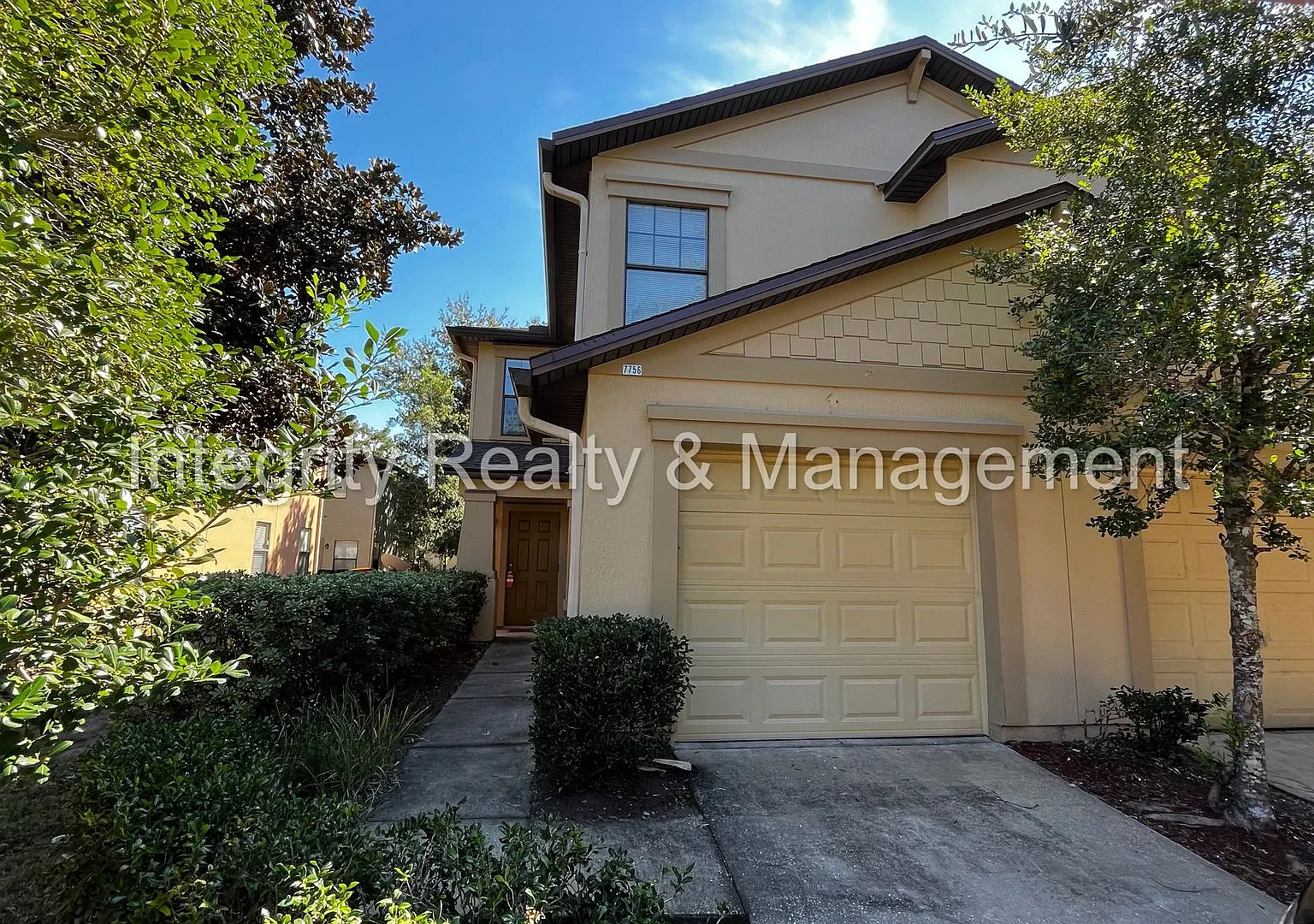3bed/2.5bath townhome in Jacksonville FL — Photo 1