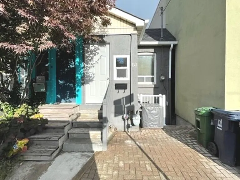 133 Coxwell Ave E #BASEMENT — Photo 1