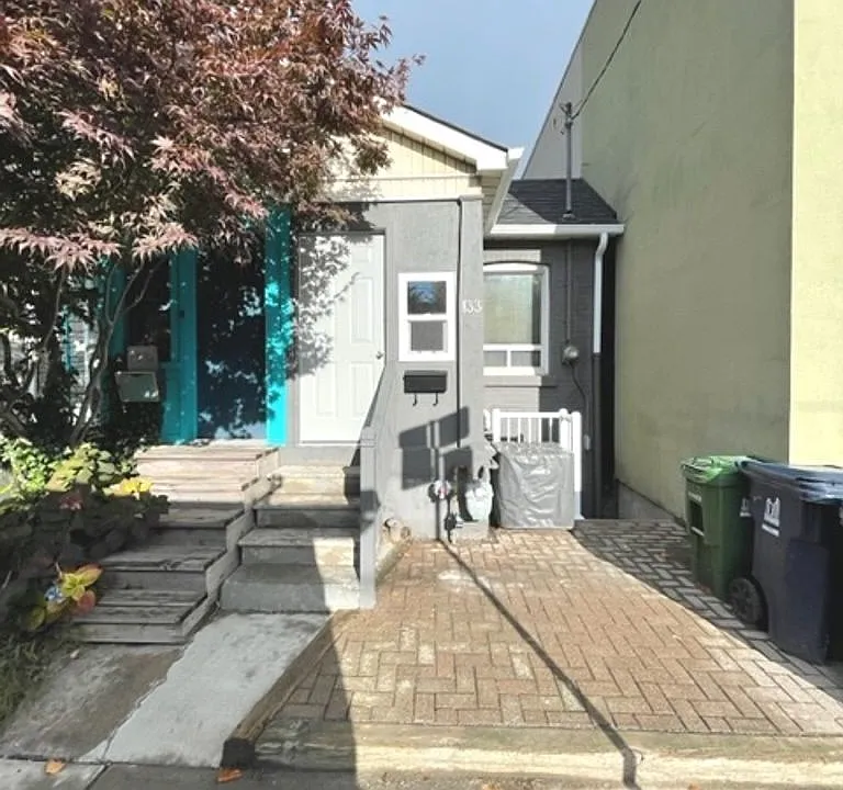 133 Coxwell Ave E #BASEMENT