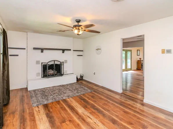 1102 Iroquois Dr, Mount Sterling, KY 40353