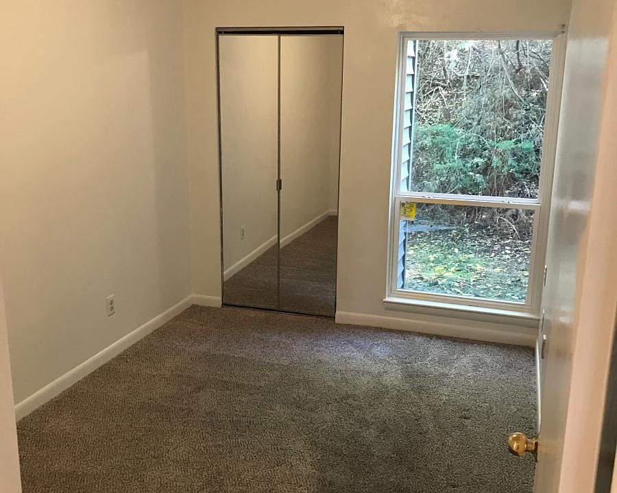 2nd image of 1378 Bradley Dr