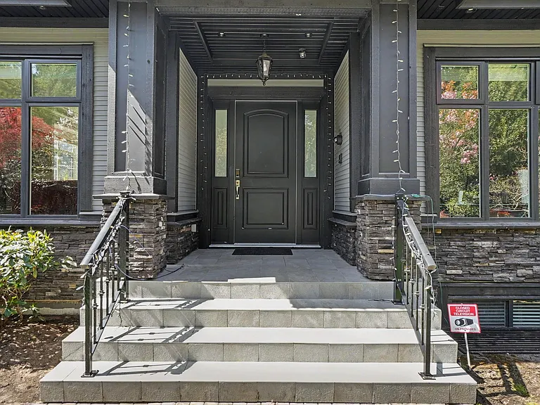 4433 Wallace St — Photo 3