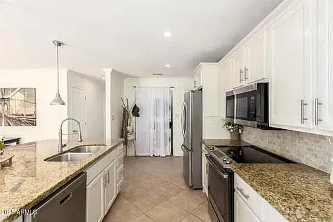 2613 N 70th Pl — Photo 2