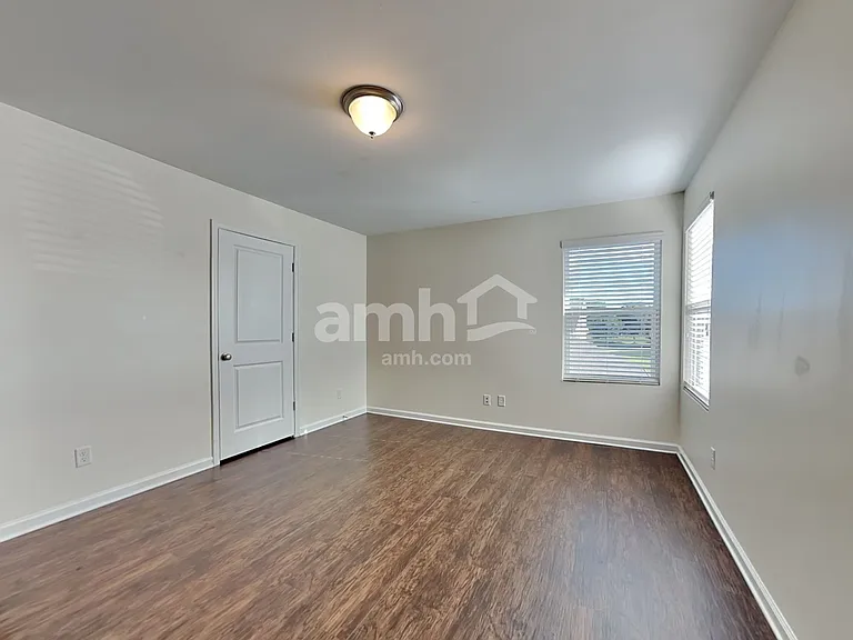 321 Crabapple Cir — Photo 8