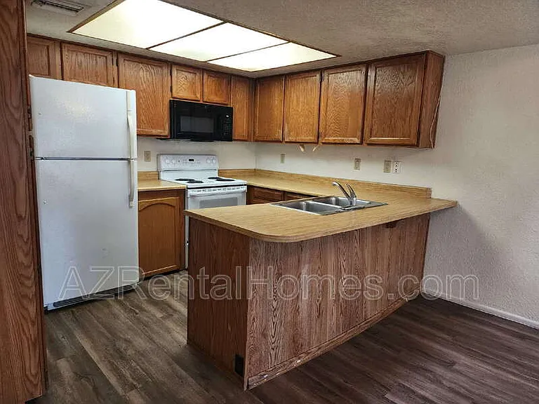 819 N College Ave #G112 — Photo 3