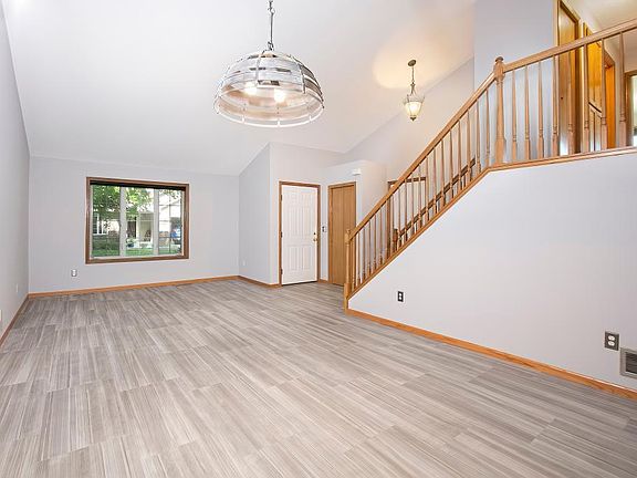 4th image of 850 Matthew Dr