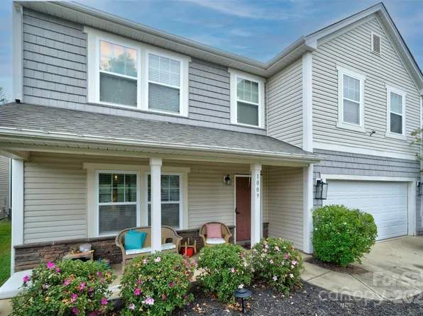 1009 Regal Manor Ln, Fort Mill, SC 29715