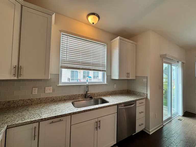 278 Springview St — Photo 11