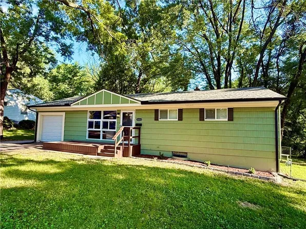 11233 E 49th St, Kansas City, MO 64133