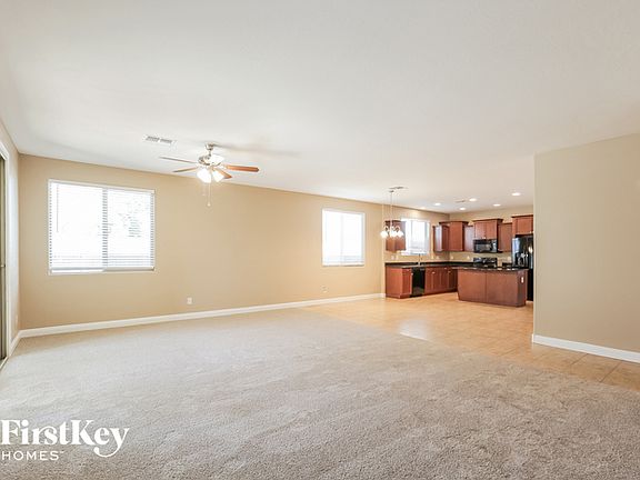 3rd image of 1809 W Loemann Dr