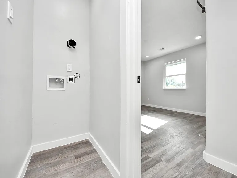 6201 Batterson St — Photo 43