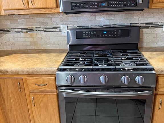 5th image of 2373 Sierra Vista Ct