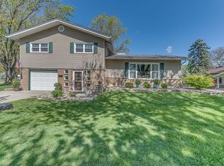 5706 Lancaster Dr, Oak Forest, IL 60452