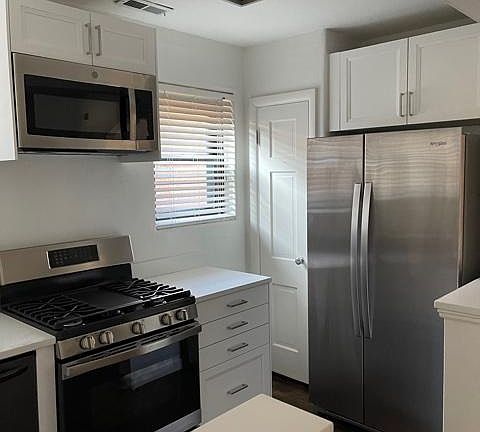 2nd image of 5824 Nottingham Ave #2W
