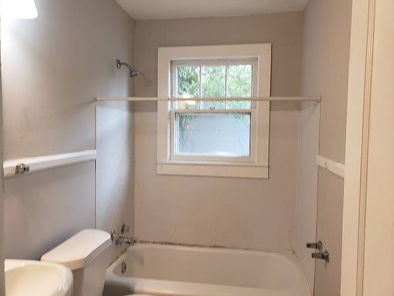 4th image of 19 Judy St
