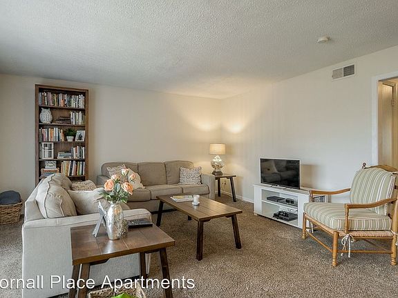 5th image of 421 W 87th St #24