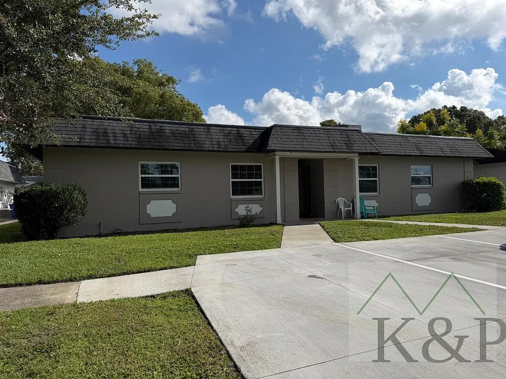 515 Duchess Ct — Photo 1