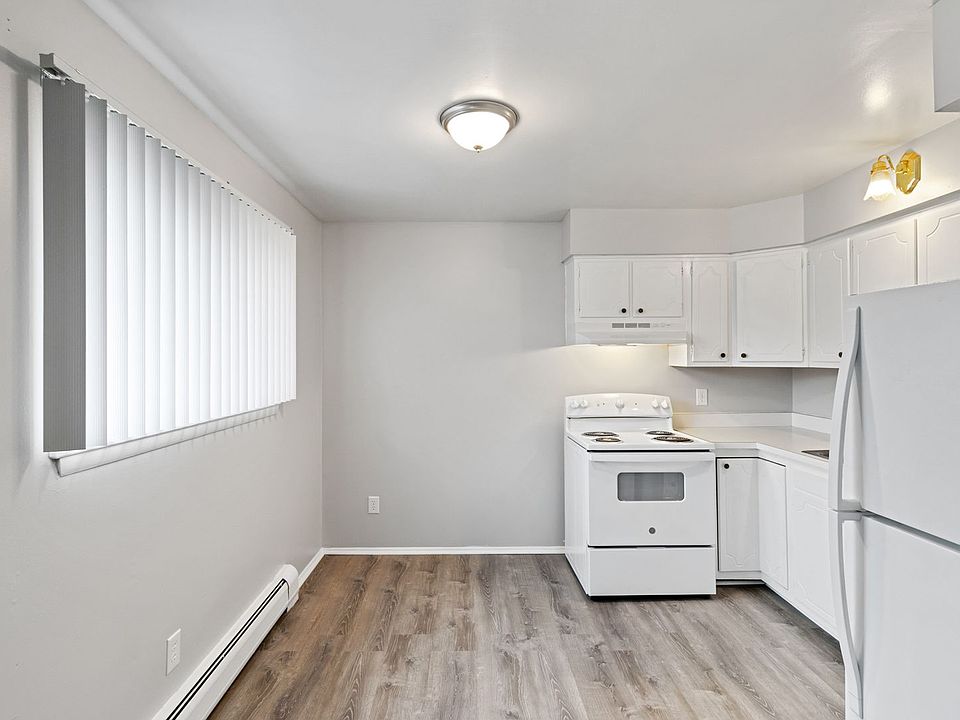 1st image of 320 E River St #17355296