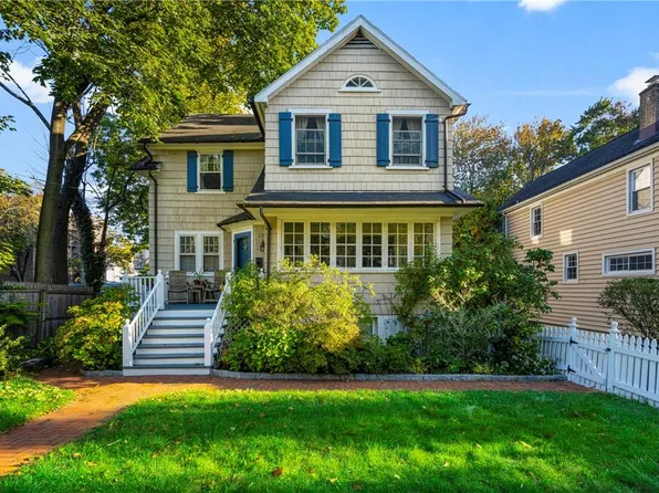 227 Larchmont Avenue, Larchmont, NY 10538