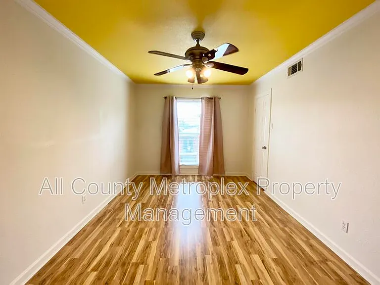 4520 Holland Ave #206 — Photo 10