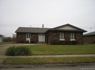 2921 Interlacken Dr, Springfield, IL 62704