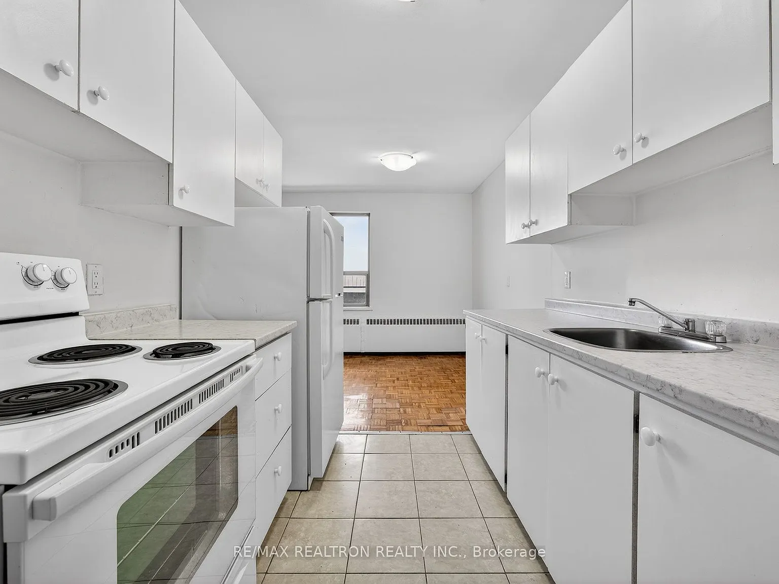 3 bed, $2,100 — Photo 4