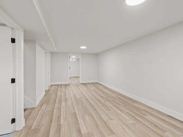 2511 Baywood St — Photo 17