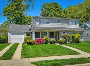 39 Wakefield Ave, Port Washington, NY 11050