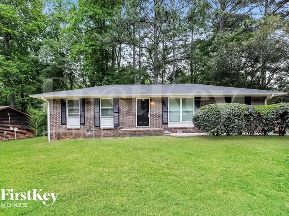 1334 La Belle St, Jonesboro, GA 30238