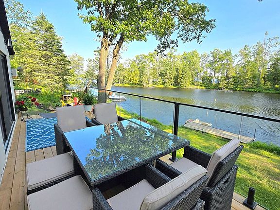 4th image of 51 Lakeview Rd