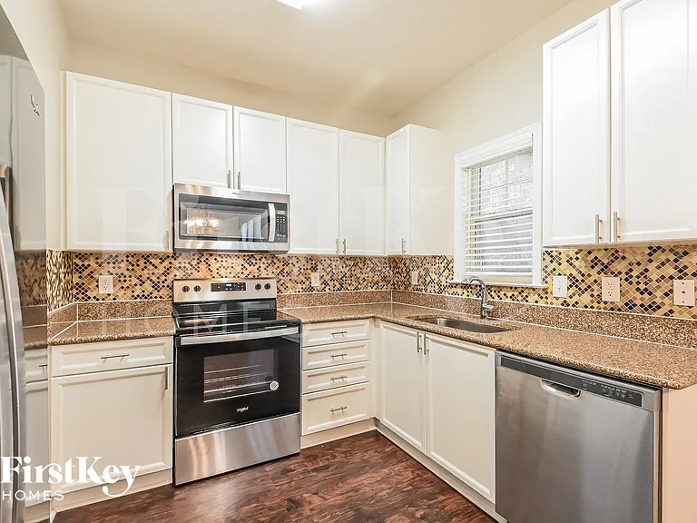 2428 Sapphire Valley Dr — Photo 5