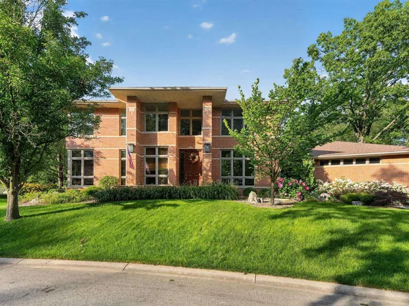 52752 Willow Bend Dr, Granger, IN 46530