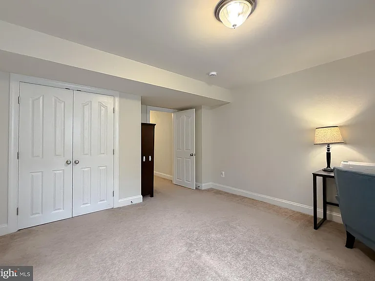 23687 Coventry Dr — Photo 38