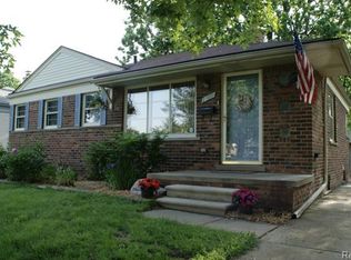 10051 E Clements Cir, Livonia, MI 48150