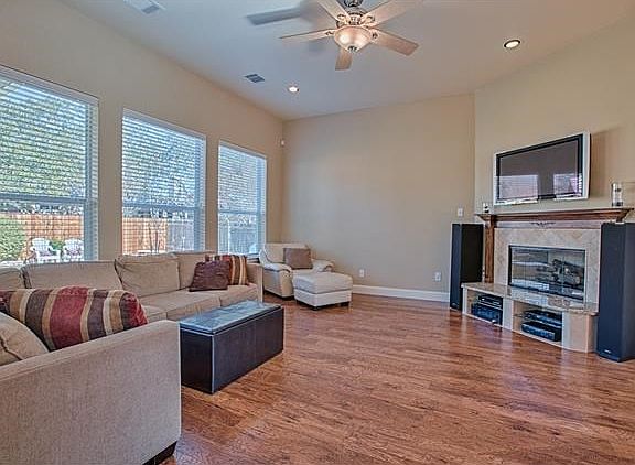4th image of 1321 Tumbling River Dr
