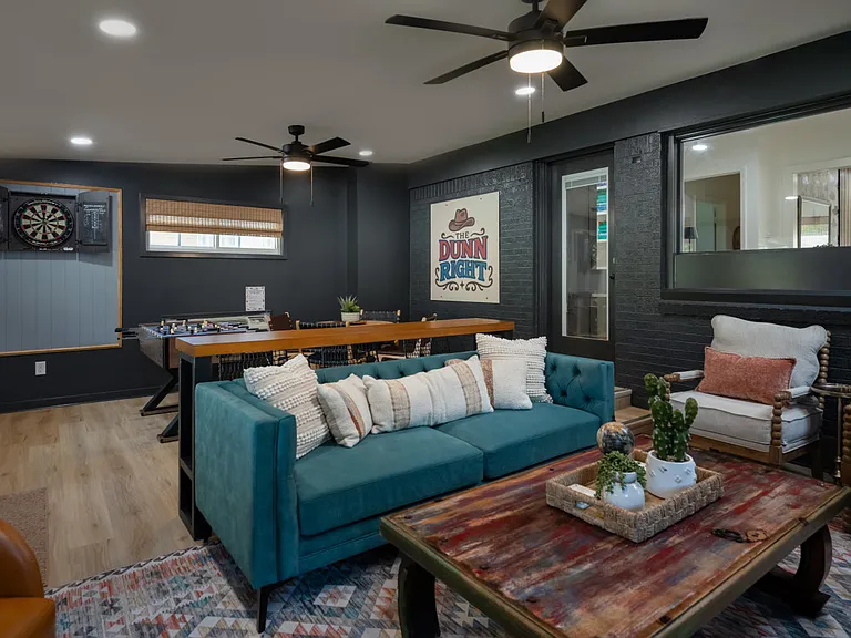 Building's Lounge