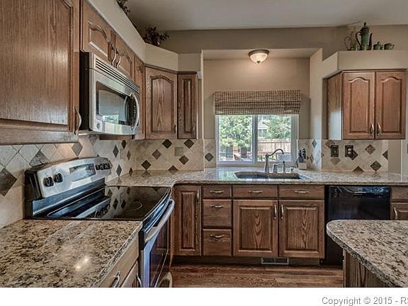 4th image of 8835 Edgefield Dr