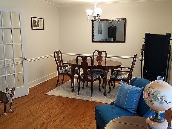 4th image of 503 Meadowview Dr