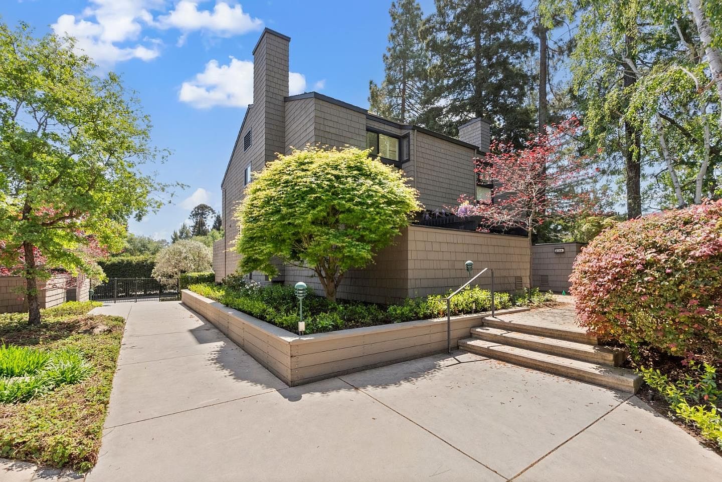 2142 Sand Hill Rd, Menlo Park, CA 94025 | Zillow