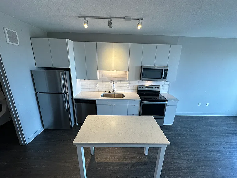Luna Apartments — Photo 39