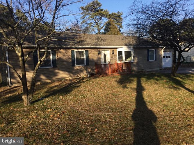 1st image of 15 Cherokee Dr