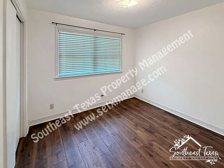 812 S 6th St — Photo 8