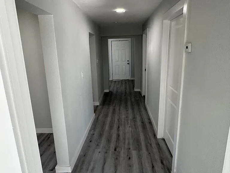 1912 Gentry St — Photo 16