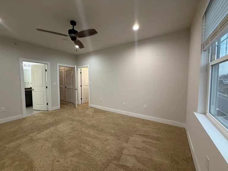 2 Bed 2.5 Bath - 1,641 sqft