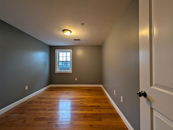 5th image of 187 Elm St #2